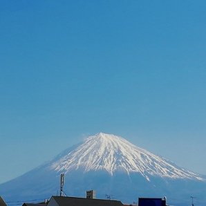 おはようございます！ 久々の  #富士山 です！ さて本日からの週替わり品はこちら！ あと、GWの抽選の発表です！ 赤線... [twitter]