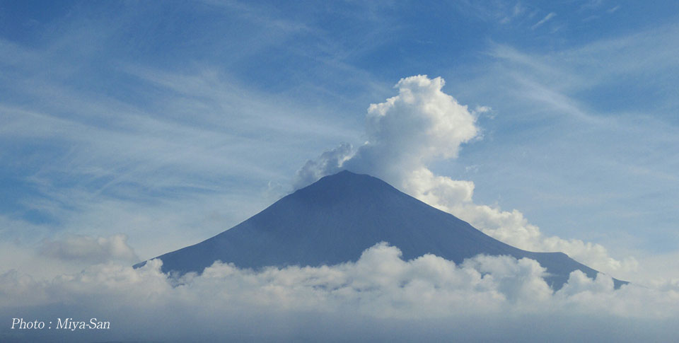 富士山と入道雲